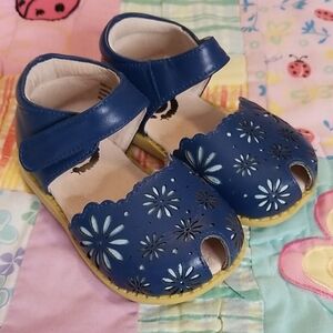 Livie & Luca Blue Floral Cut-Out Peep Toe Leather Sandals Size 6 EUC/VGUC